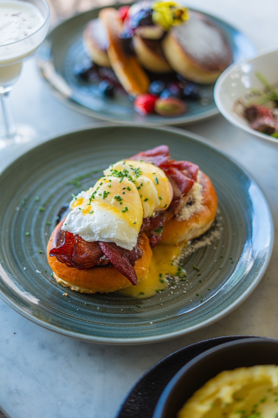 Eggs benedict on toasted bread